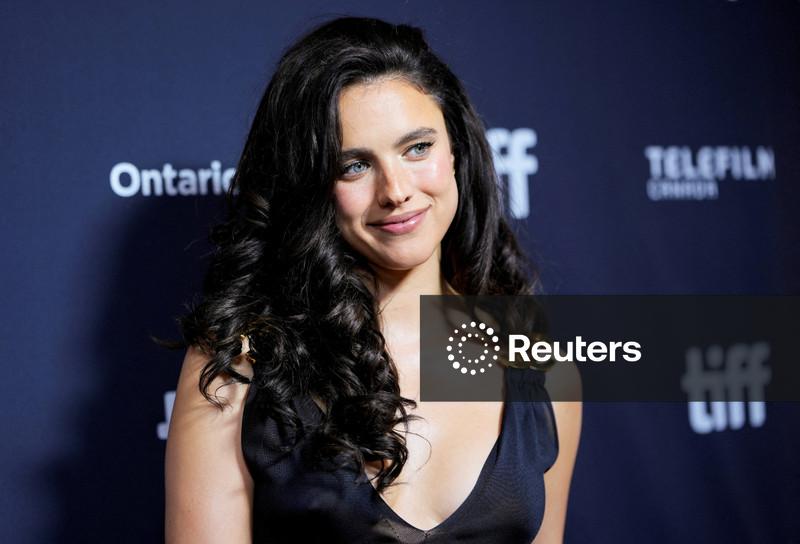 Margaret Qualley destaca “jornada emocional” do drama romântico “Love of Your Life”
