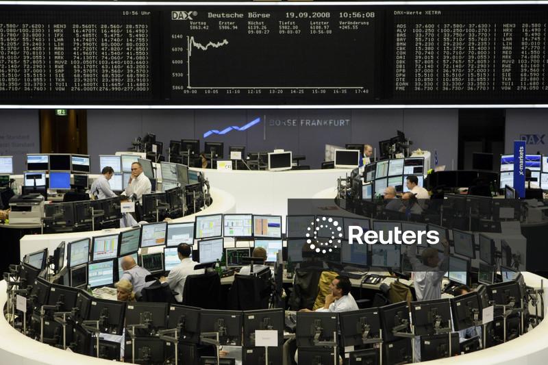 Bolsas europeias sobem com balanços e alívio no petróleo apesar de decepção com HSBC