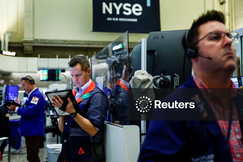 Wall Street cai na abertura com resultados da Alphabet reacendendo temores com IA