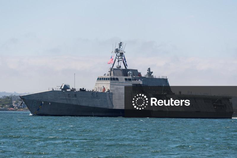 China envia forças navais para monitorar navio de guerra dos EUA próximo a banco de areia disputado