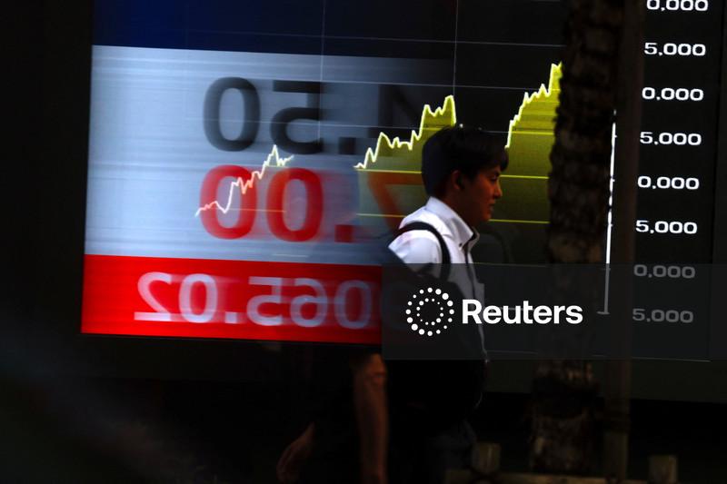 Nikkei recua após atingir maior alta em seis semanas