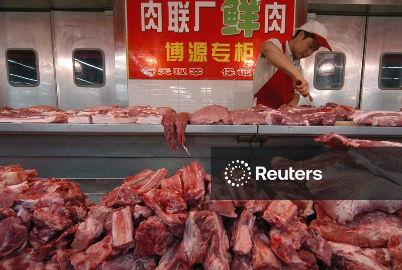 Produção de carne suína na China aumenta à medida que criadores reduzem plantel