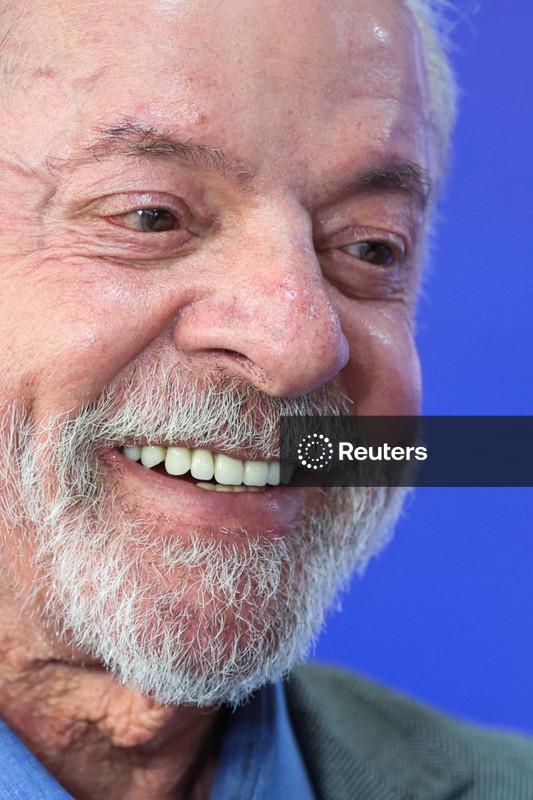 PEC de Lula prevê uso de R$12 bi em emendas parlamentares para custear tarifa zero no transporte