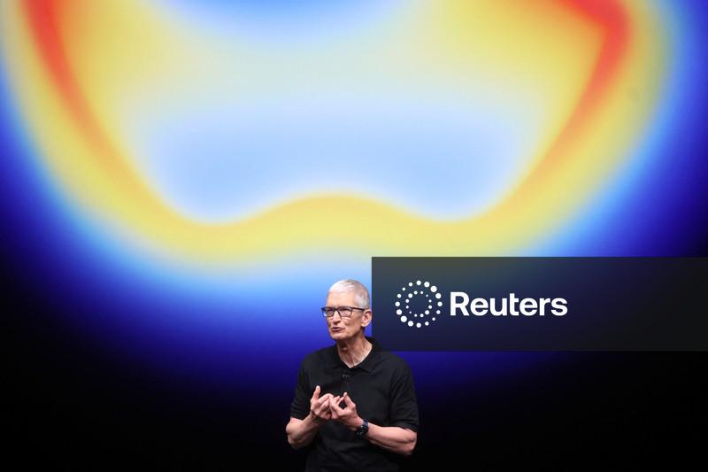 Tim Cook afirma que Apple Intelligence foi aprovado na China, segundo jornal chinês