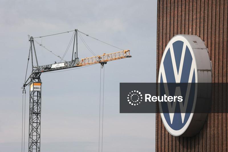 VW planeja congelar salários até 2030, afirma conselho de trabalhadores