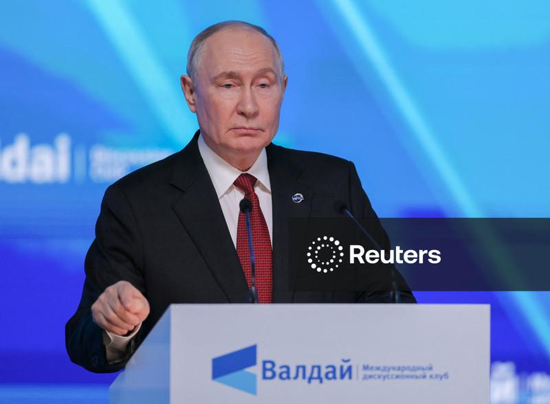 Rússia não fornecerá diesel a mercados globais até que sanções sejam suspensas, diz Putin