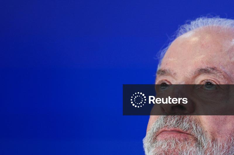 Lógico que estou preocupado com aumento da dívida pública, diz Lula