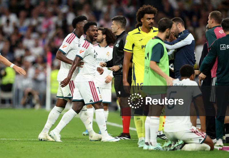 Vinícius Jr pede desculpas após receber cartão vermelho por puxar cabelo de jogador do Villarreal
