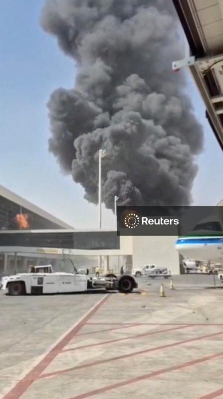 Vários ficam feridos em explosão no aeroporto de Riad, segundo testemunhas