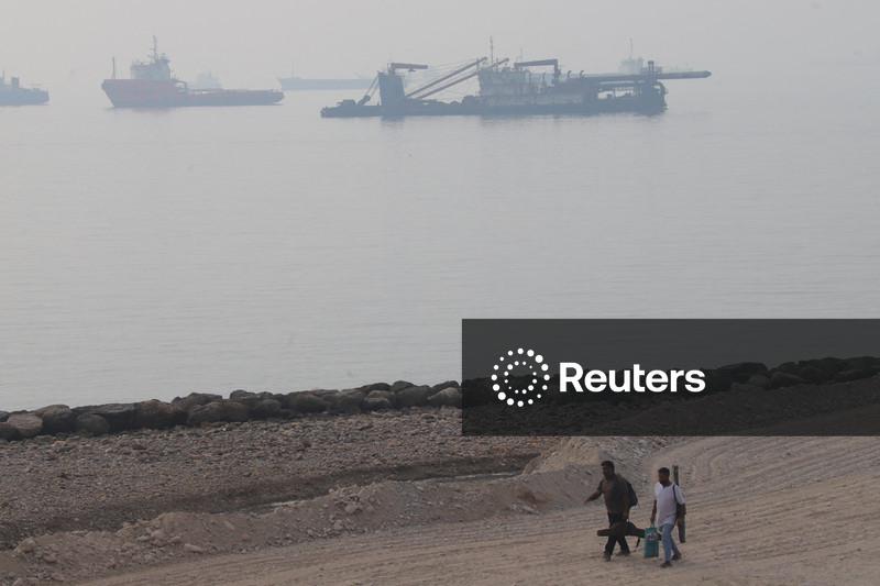 Aumentam riscos de ataques a navios-tanque após Irã prometer bloquear mais rotas em Ormuz