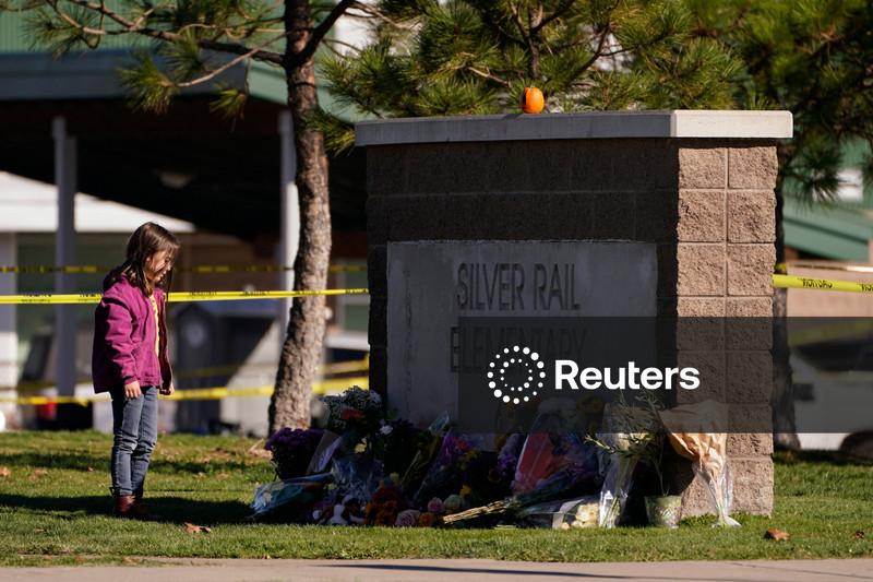 Polícia  busca respostas após mortes de crianças a tiros em escola no Oregon