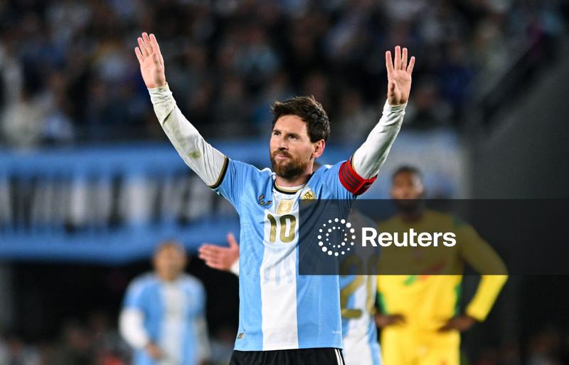 Messi vive “dia mais triste” de sua carreira em despedida da seleção argentina