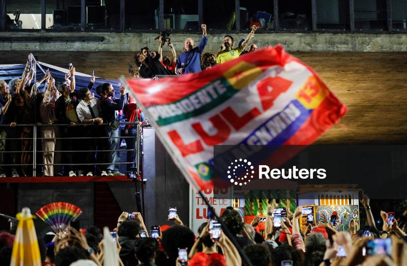 Investidores esperam queda das ações brasileiras e do real após reeleição de Lula