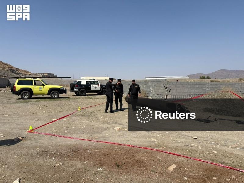 Houthis afirmam ter atacado estações de petróleo sauditas e aeroporto de Riad