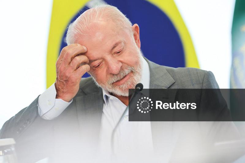 Lula avalia proibir bancos de oferecerem mais de um cartão de crédito por pessoa