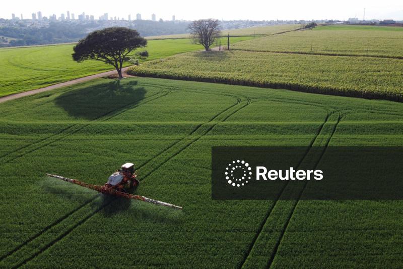 Venda de máquinas agrícolas recua 15,8% no ano até agosto, diz Anfavea