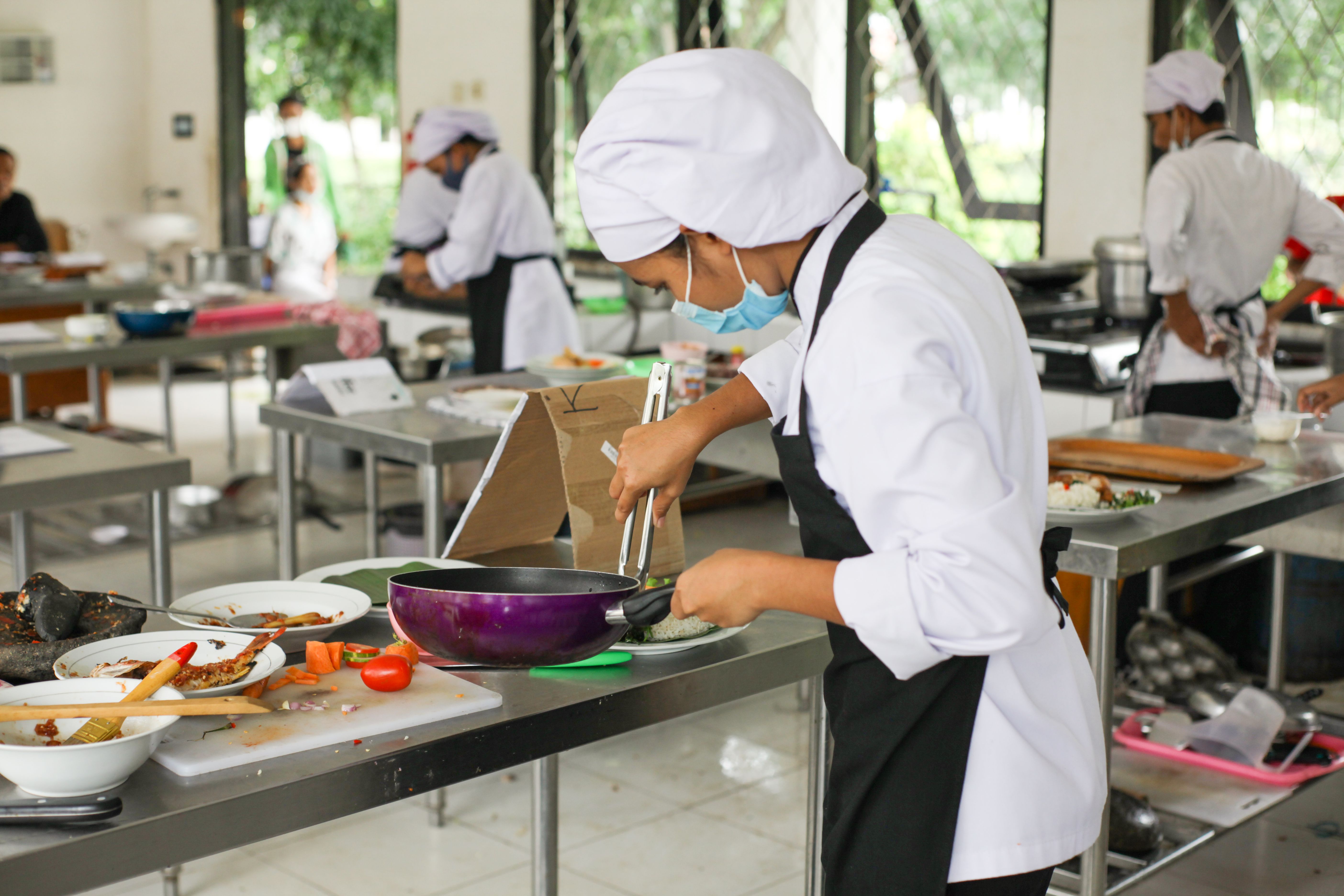 Belém tem 30 bolsas em curso gratuito de gastronomia com inscrição até segunda