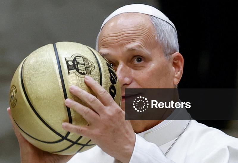 Papa Leão 14 tenta manter neutralidade enquanto rivais do basquete chegam ao Vaticano