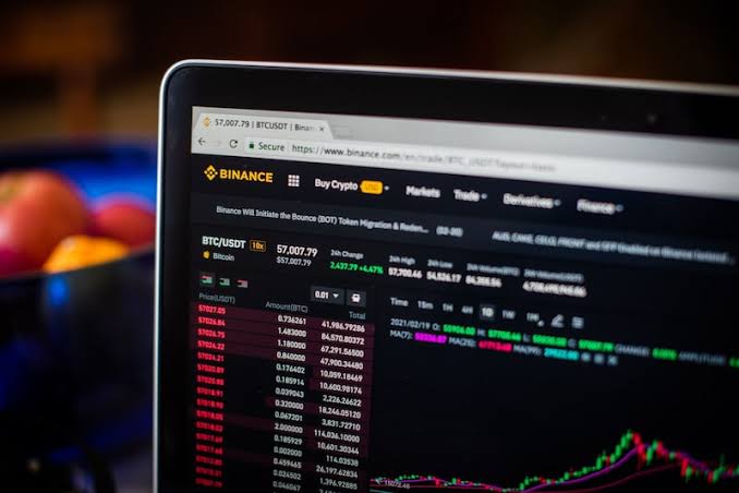 Binance é alvo de ataque hacker que pode ter desviado US$ 2,7 bilhões