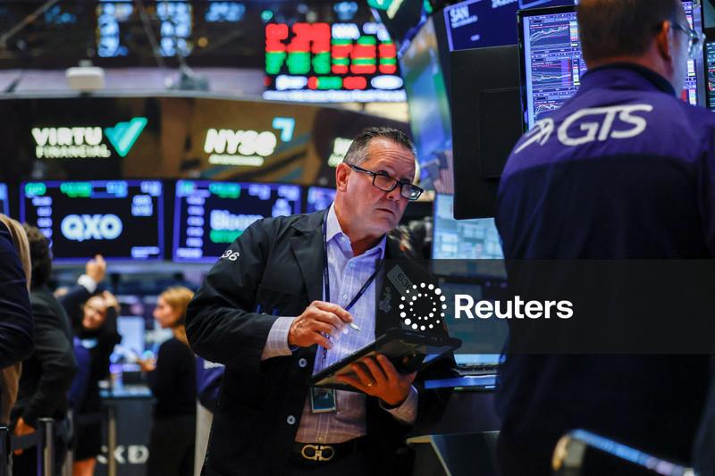 Ações em Wall Street abrem em alta com força do setor de software
