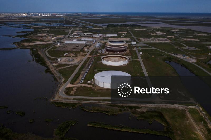 Países do G7 concordam em liberar reservas de diesel e petróleo após pressão dos EUA