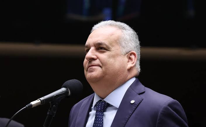 STF arquiva pedido de investigação por suspeita de estupro contra vice de Flávio Bolsonaro