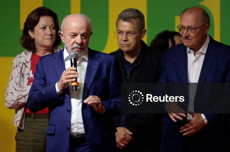 Lula diz que resultado de votação foi inesperado, mas amanhã começa nova campanha
