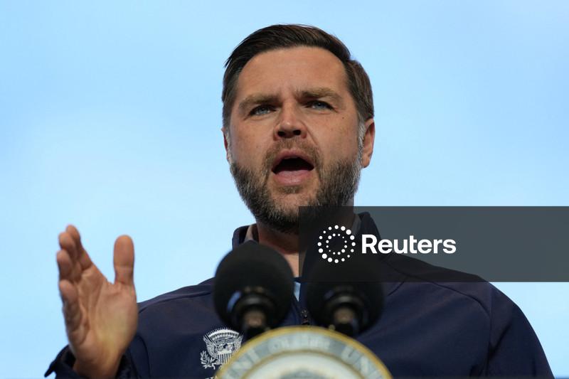 EXCLUSIVO-JD Vance diz que Irã precisa reduzir enriquecimento de urânio para pôr fim à guerra
