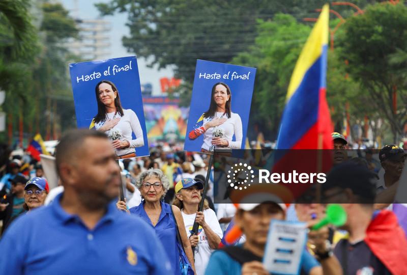 Oposição venezuelana volta atenção para eleições enquanto aguarda retorno de Corina Machado