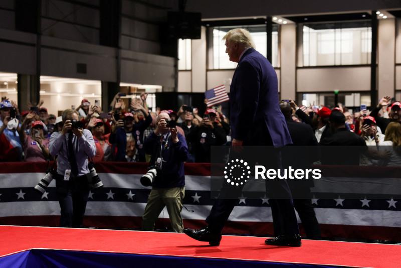 Militar dos EUA informa Trump sobre opções em relação ao Irã, diz WSJ