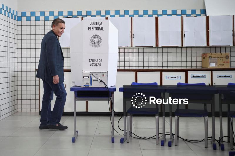 Presidente do TSE diz que telefonou para Lula e Flávio para informar resultado eleitoral
